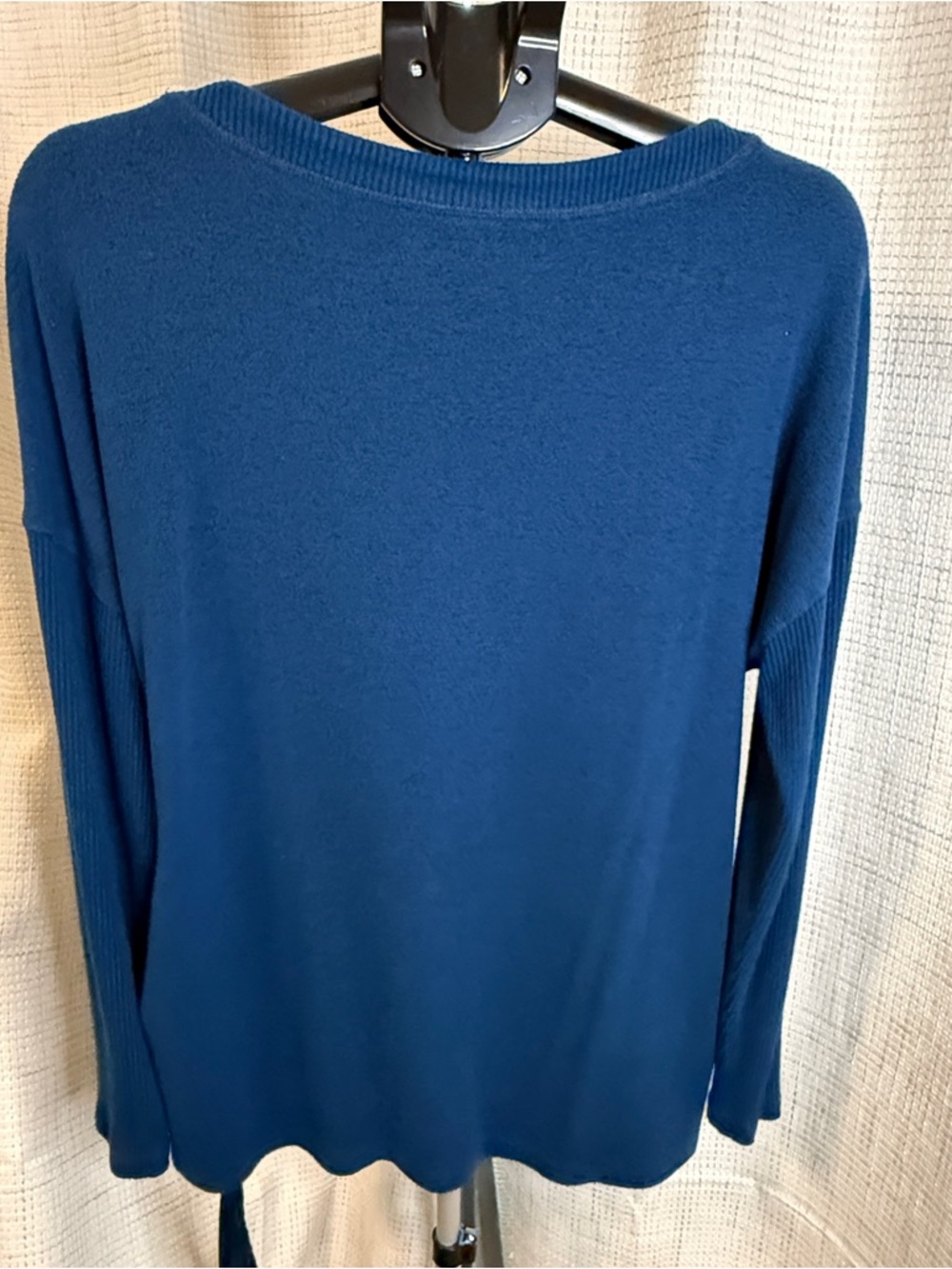 White House Black Market Blouse - Picture 5 of 8